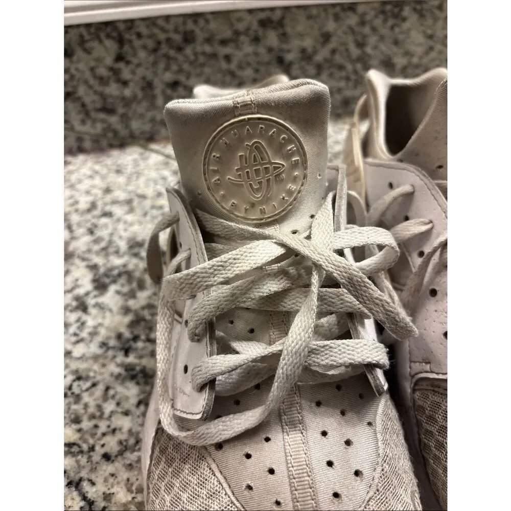 Nike Huarache Off-White/Light Gray Athletic Sneakers